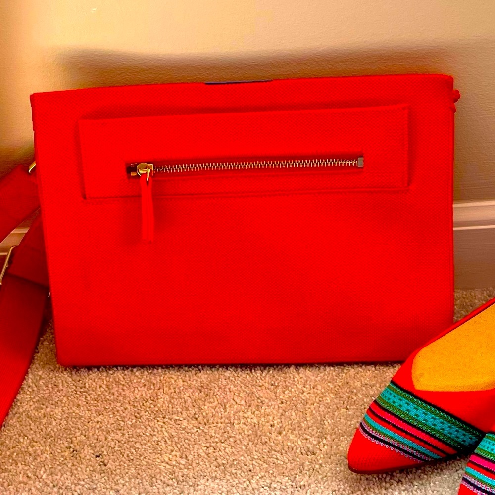 Rothy’s poppy crossbody